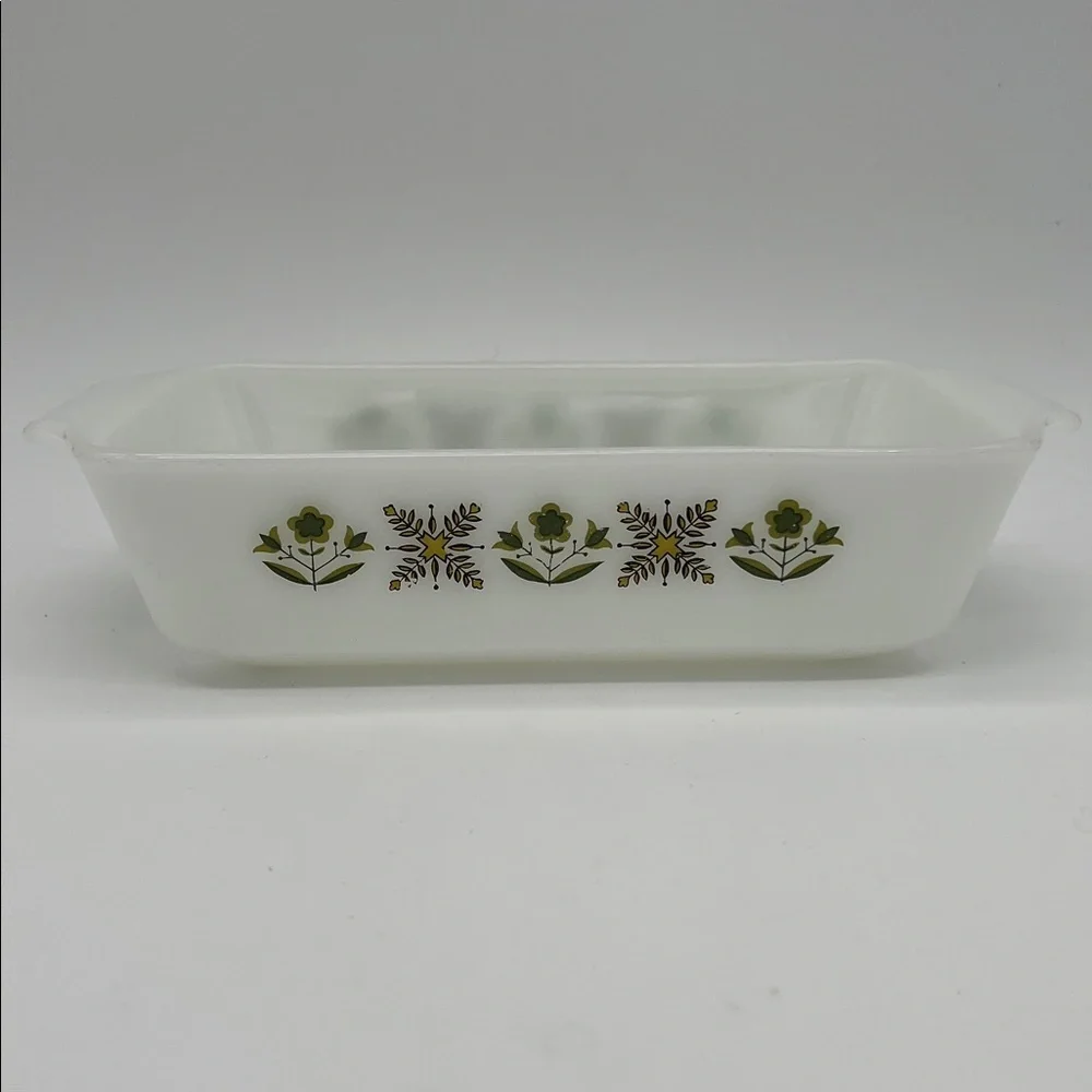 Vintage Anchor Hocking 441 Fire-King Meadow Green Milk Glass Baking Dish - 1 Qt